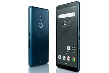 FCNT、法人向けスマホ「arrows BZ02」を発売――「sXGP」とLTEのデュアル