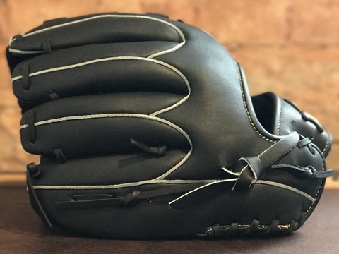 2017年グローブ付チケット第2弾は石田選手＆倉本選手モデル！ ｜ 横浜