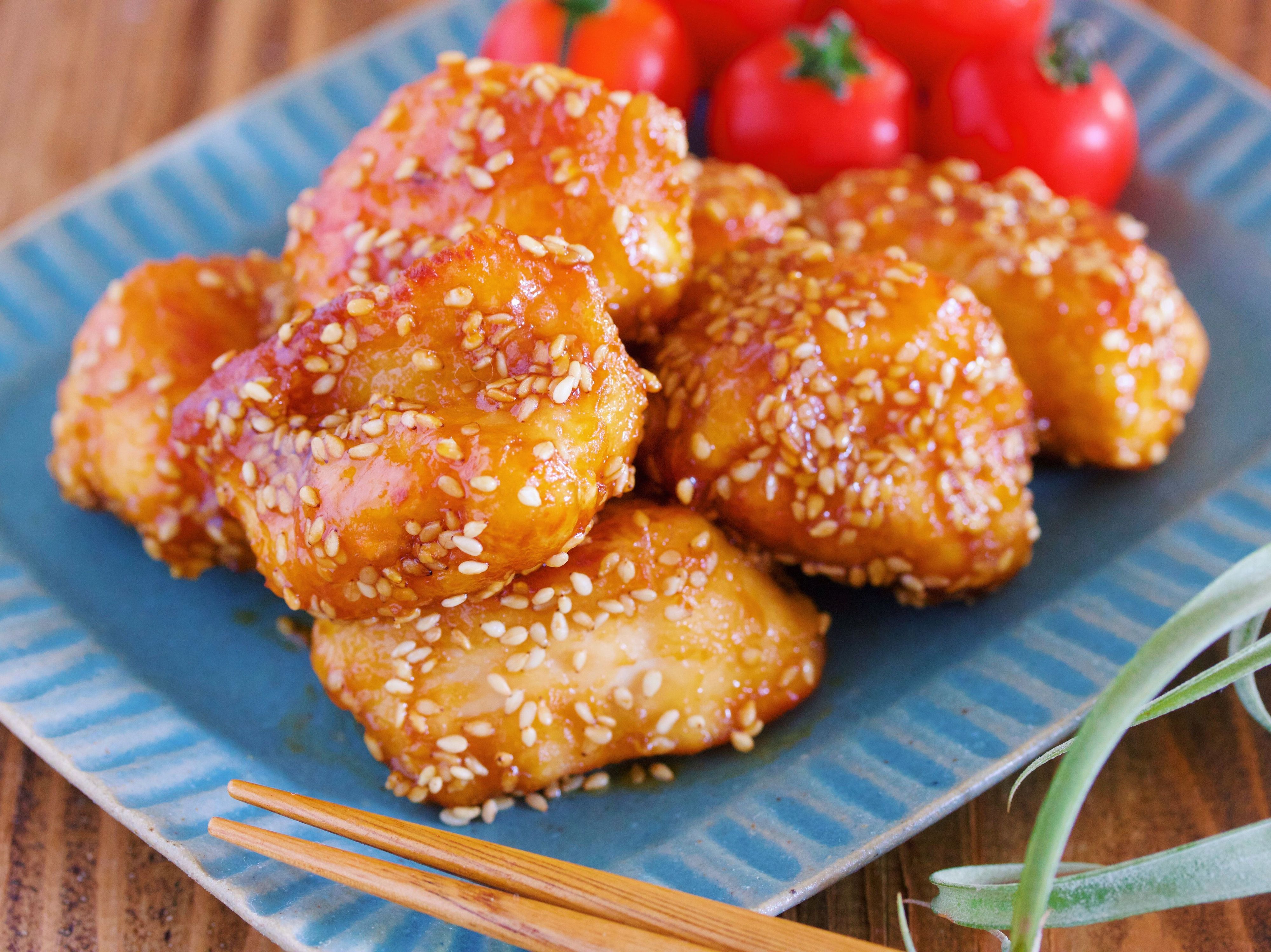 油は大さじ2♪むね肉で作る♪『揚げない鶏唐の甘酢ごまあえ』 | レシピ