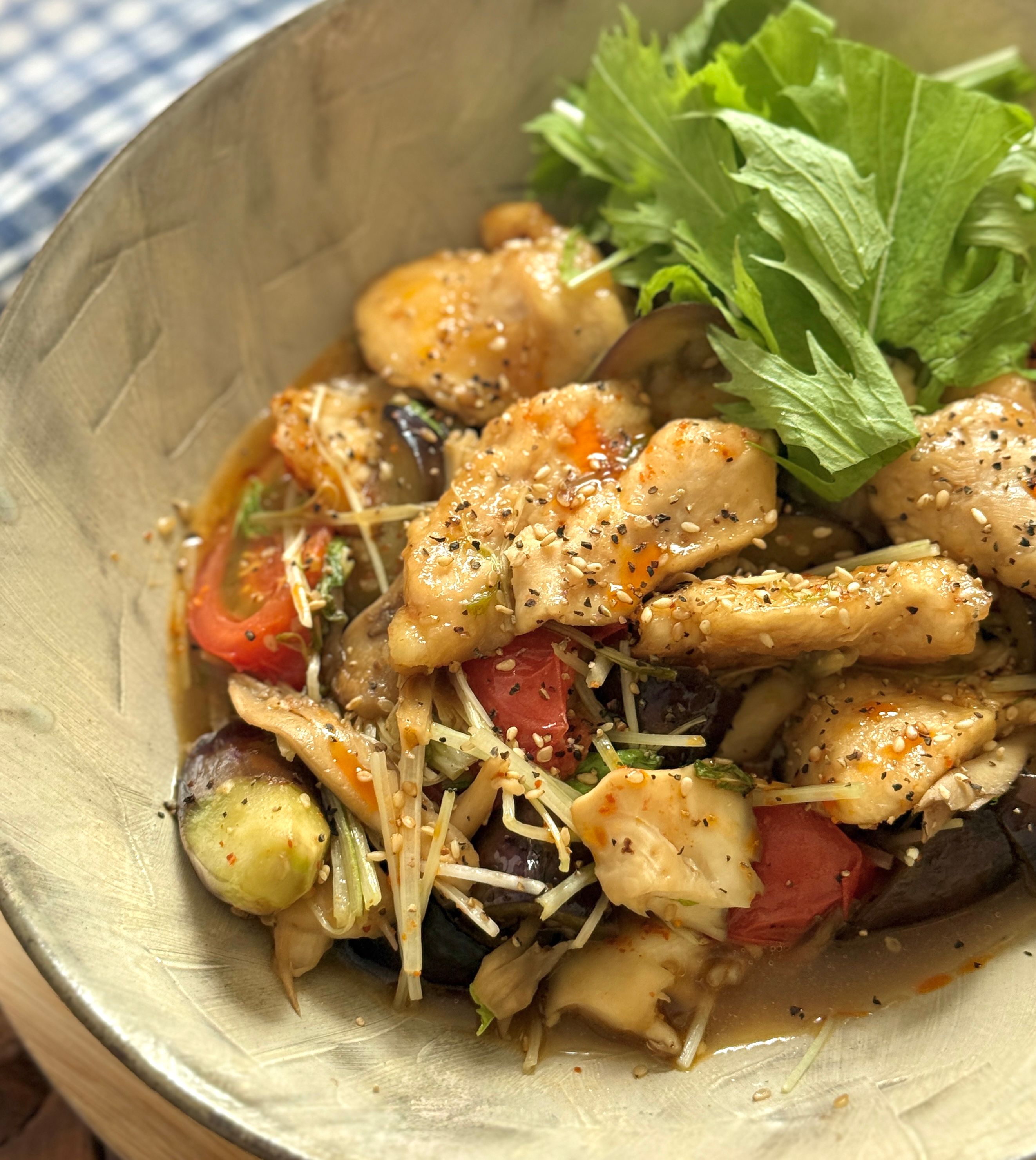 鶏むね肉と彩り野菜の秋の和風香味だれ | レシピサイトNadia