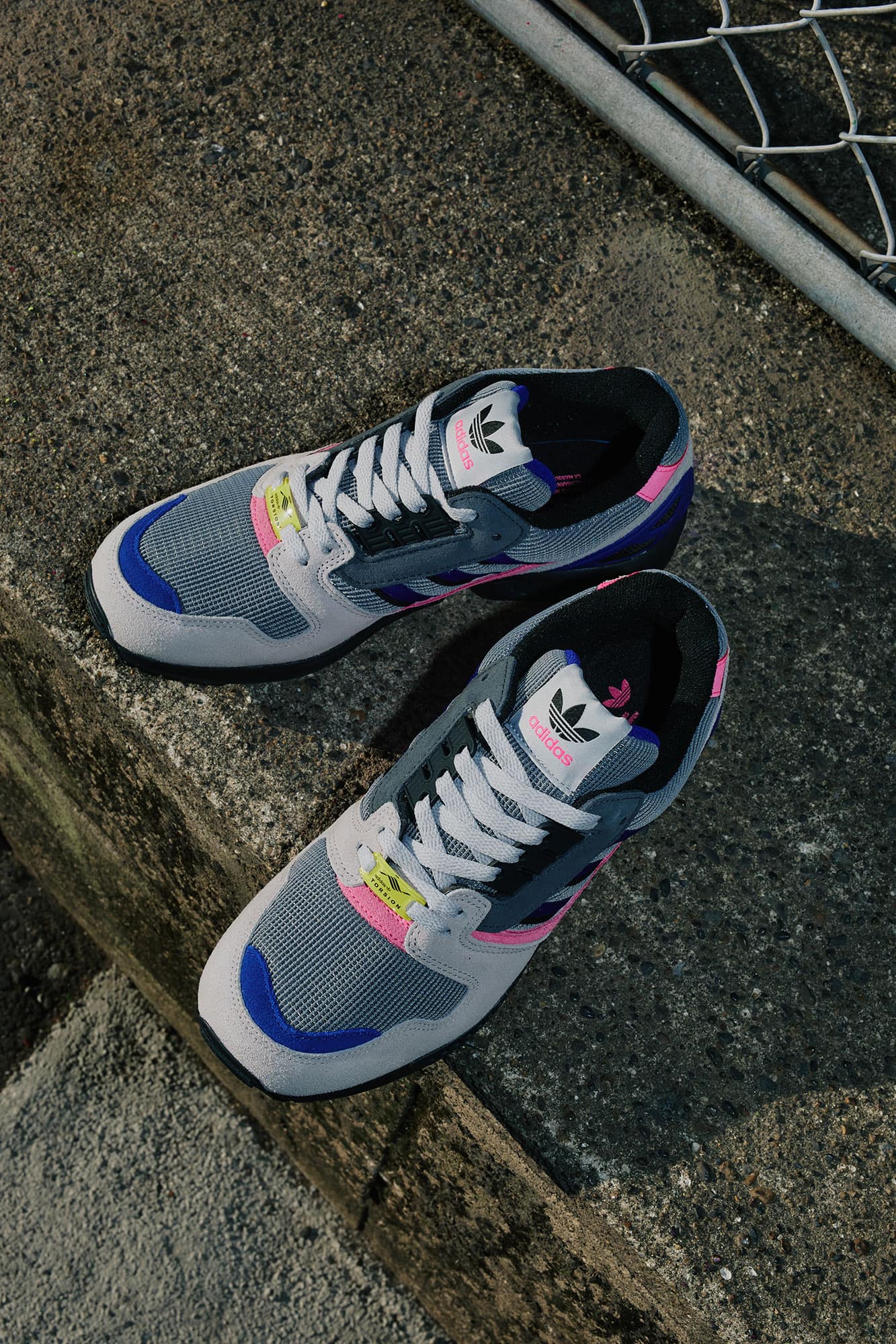 adidas ZX 8000 | atmos（アトモス） 公式オンラインストア