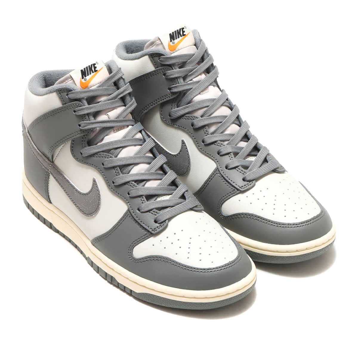 NIKE DUNK HI RETRO SE VNTG LIGHT BONE/TUMBLED GREY-COCONUT MILK