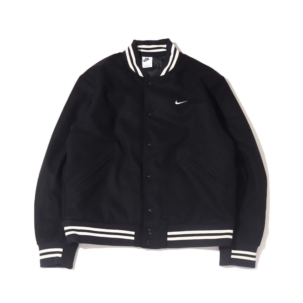 NIKE AS M NK AU VARSITY JKT BLACK/WHITE 22HO-I（ナイキ AU バー