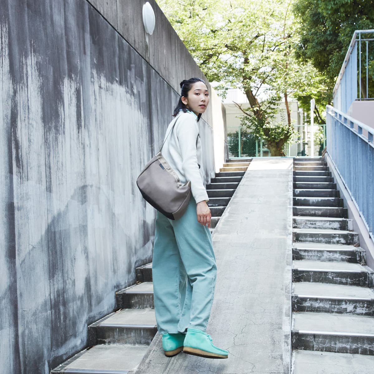 CHROME NEWSPAPER MESSENGER SM FALLEN ROCK / SUEDE（クローム