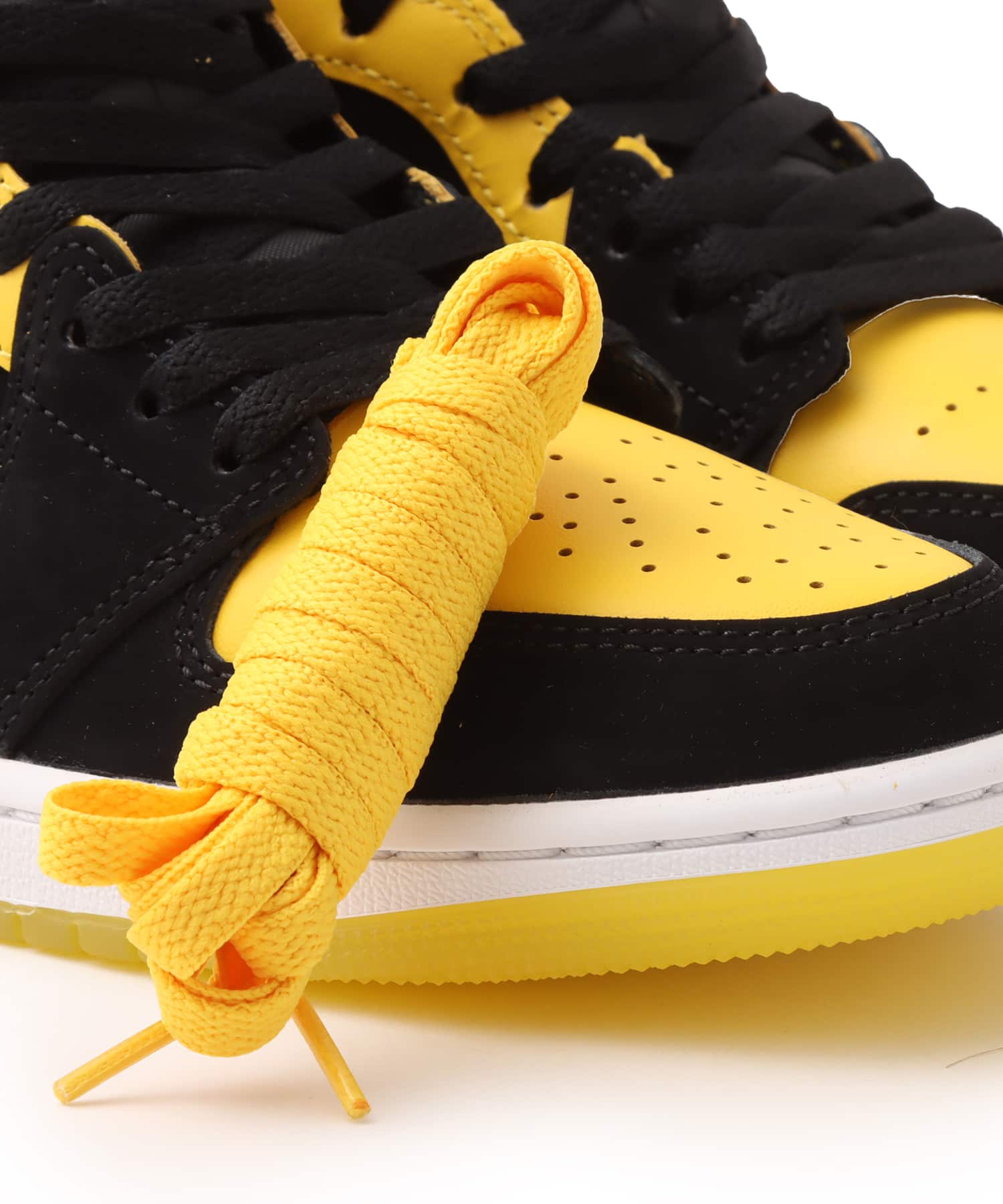 JORDAN BRAND AIR JORDAN 1 MID SE BLACK/VARSITY MAIZE-WHITE