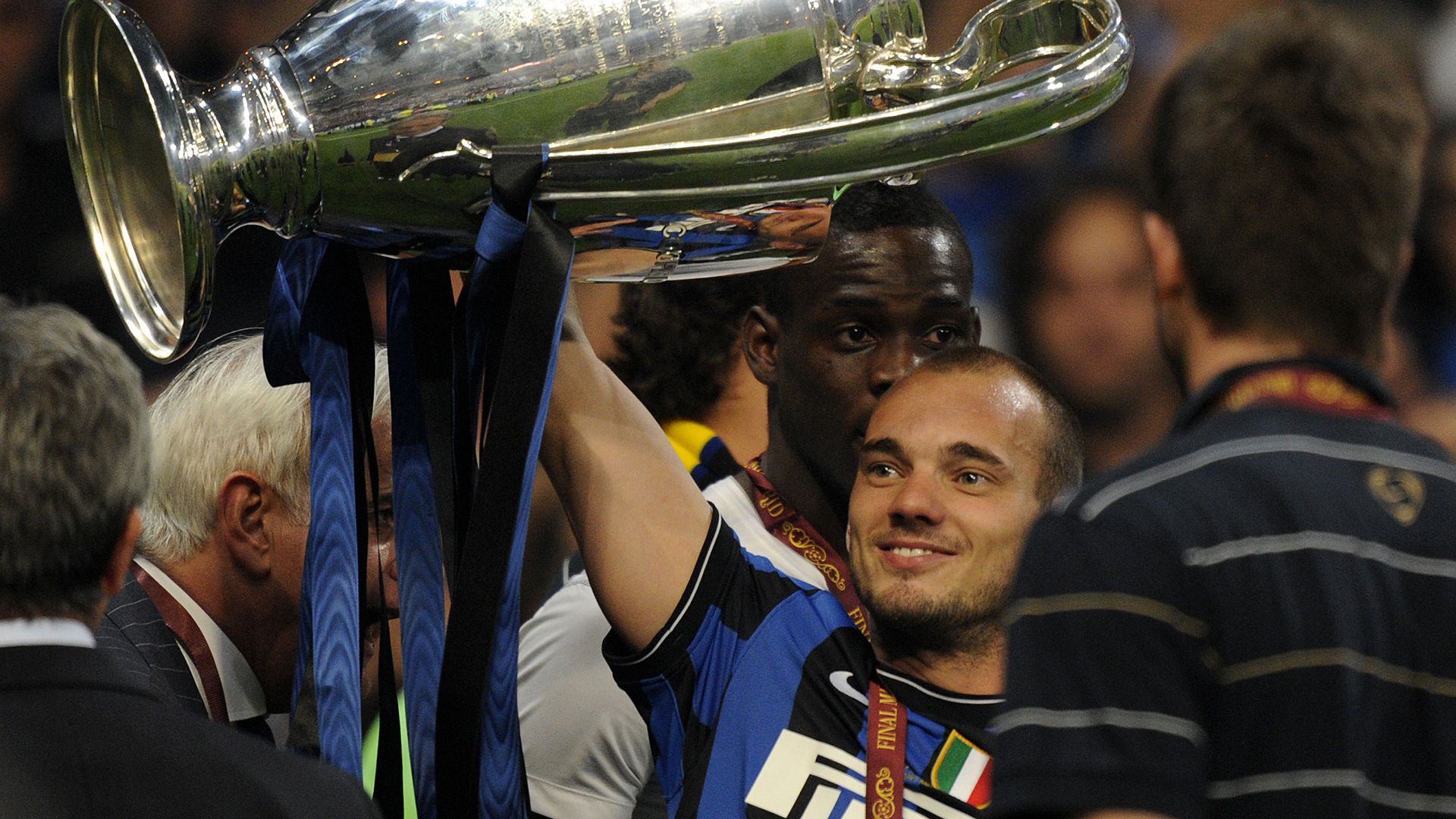 inter_02.jpg?width=1400&