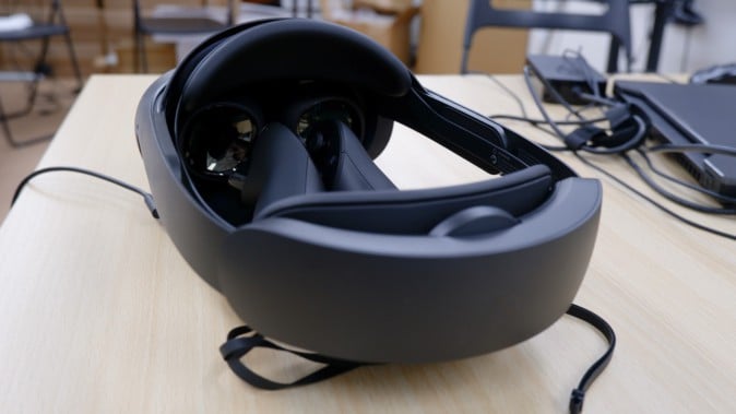 これはVRデバイスではない——22万円超の新型“XR”ヘッドセット「Meta