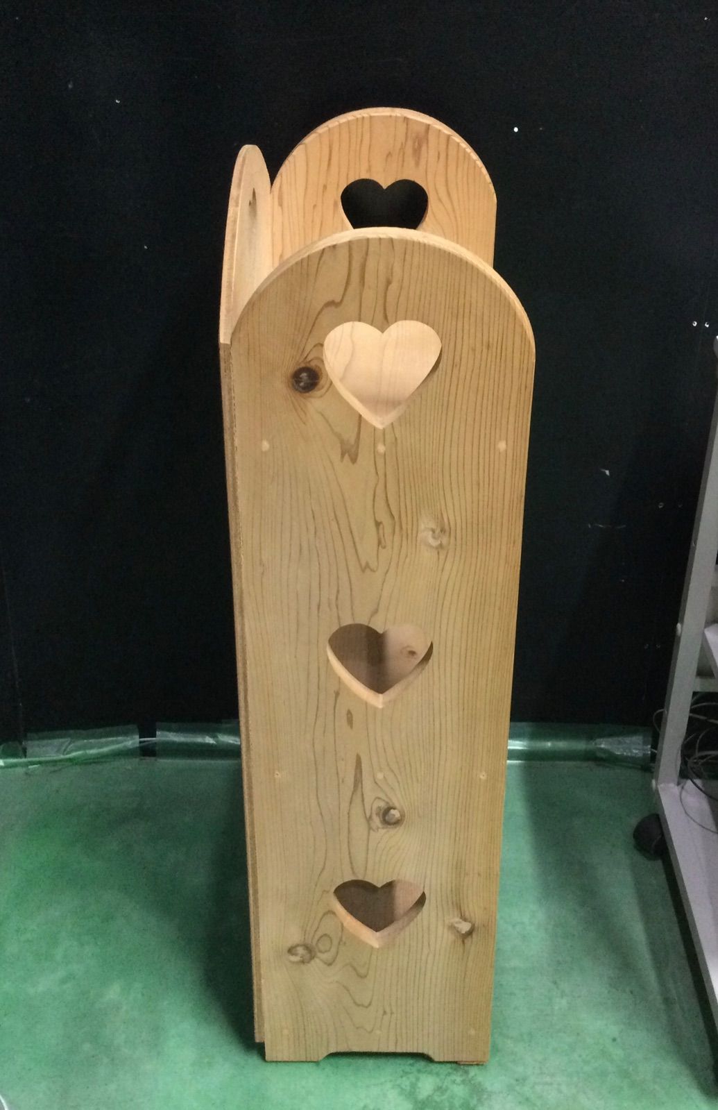 値下げ カントリー家具 木製ハート型 3段飾り棚 ハンドメイド