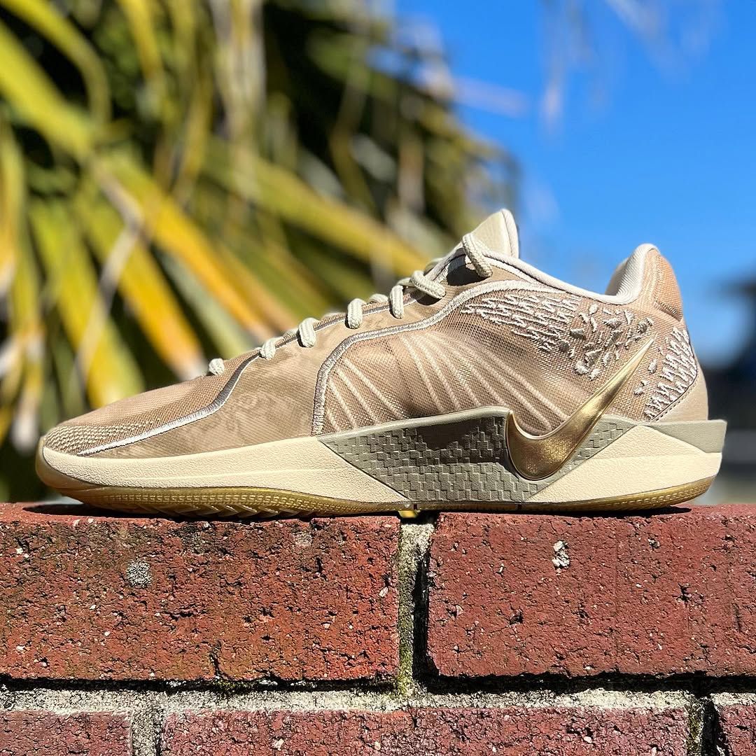 NIKE SABRINA 2 EP 'STRONGER THAN GOLD' 'MENS SIZE' ナイキ サブリナ