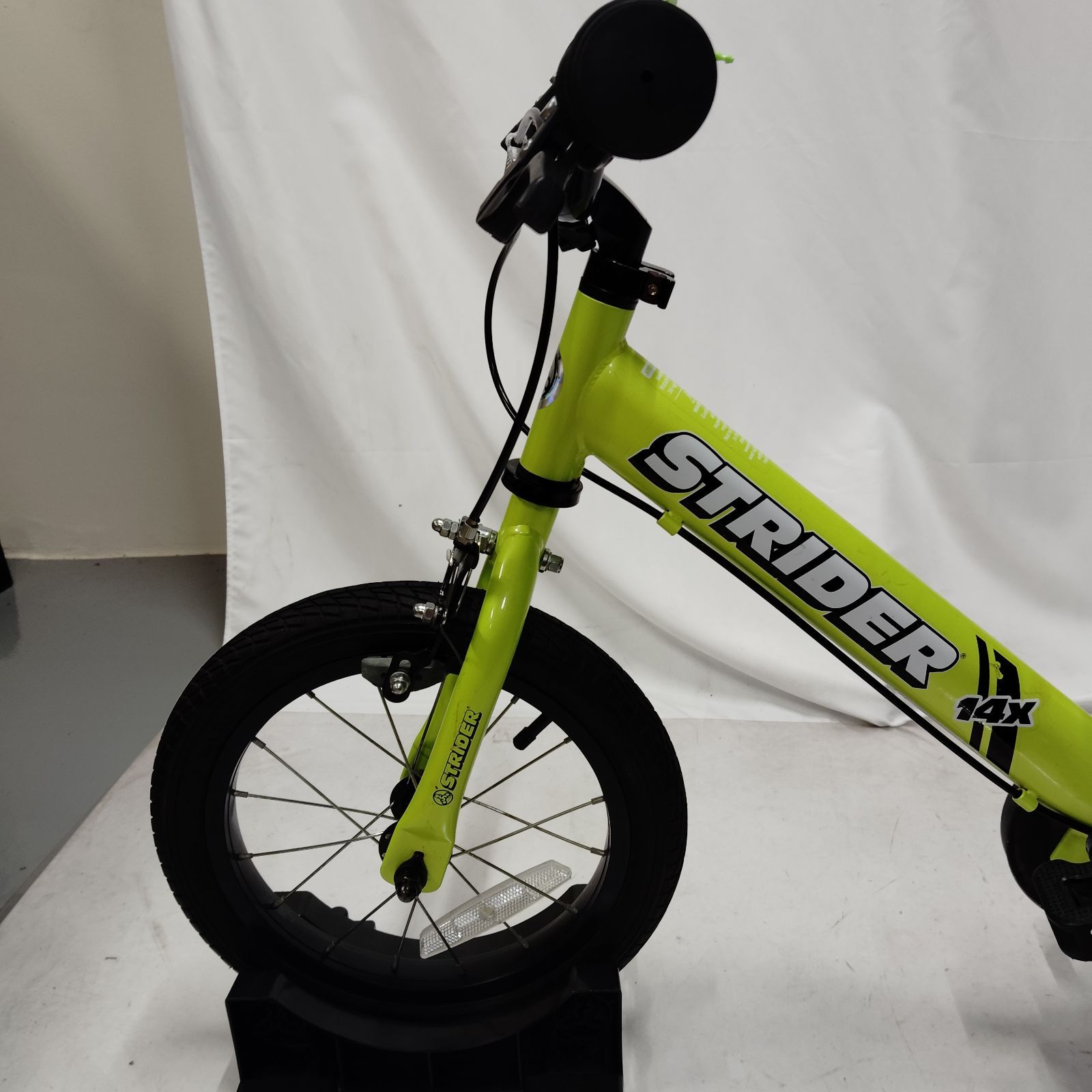 大人気 STRIDER ストライダー 14× ライムイエロー 廃盤品 希少カラー