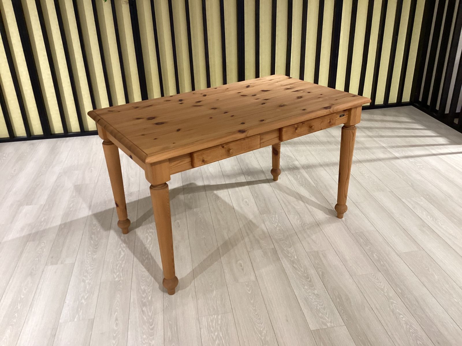 シャルドネ ローテーブル カントリー シャルドネローテーブルカントリー