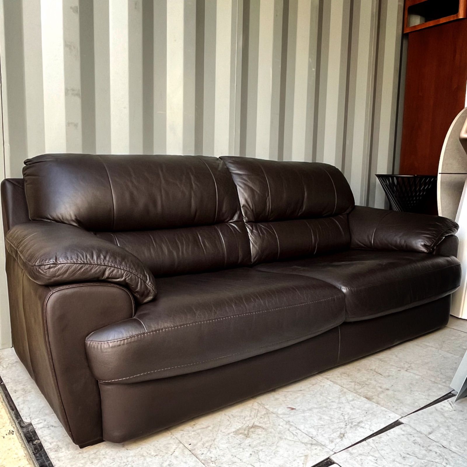 取付無料！IDC大塚家具 レザーワールド 北欧モダン 高級本革ブラウン