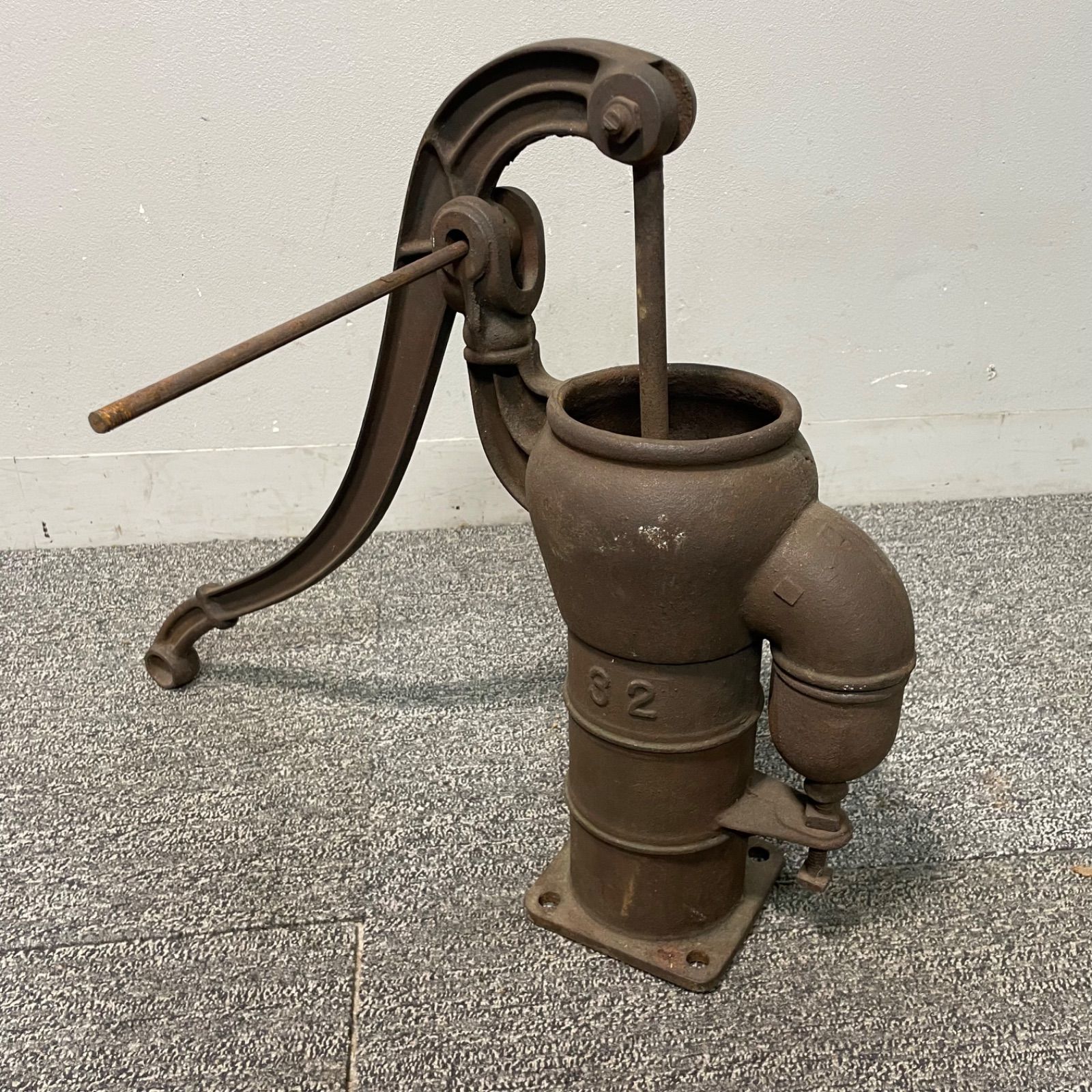 ♭ 手押しポンプ TRADEMARK K 井戸 手動式 昭和レトロ ガーデニング