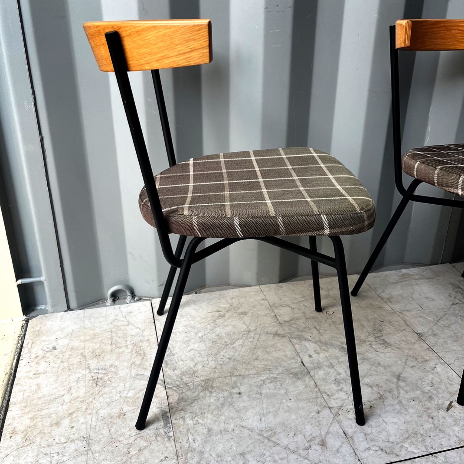 取付無料！イデー フェレチェア スタイリッシュモダンダイニングチェア