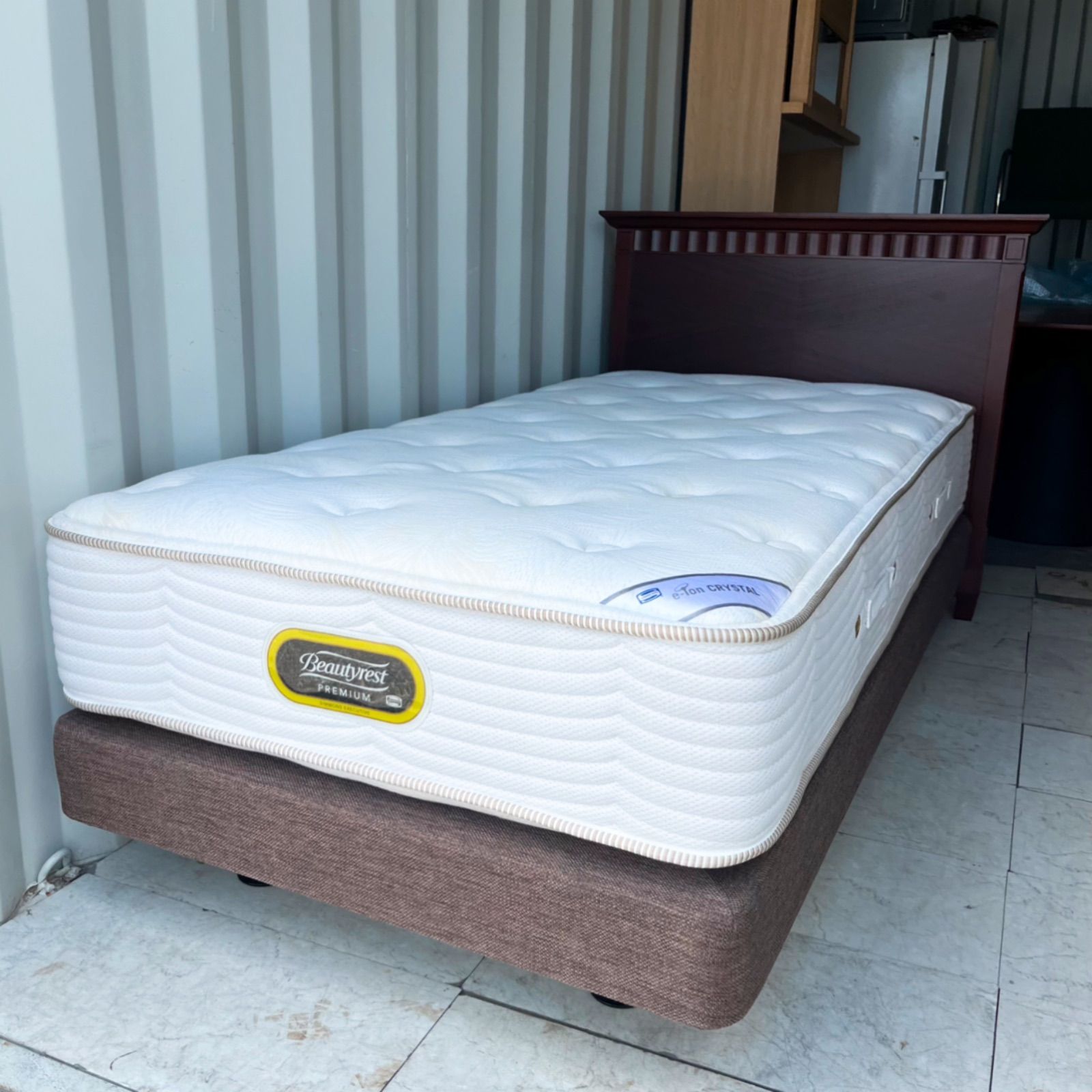 取付無料！シモンズ エグゼクティブeイオン シングルマットレス&ベッド