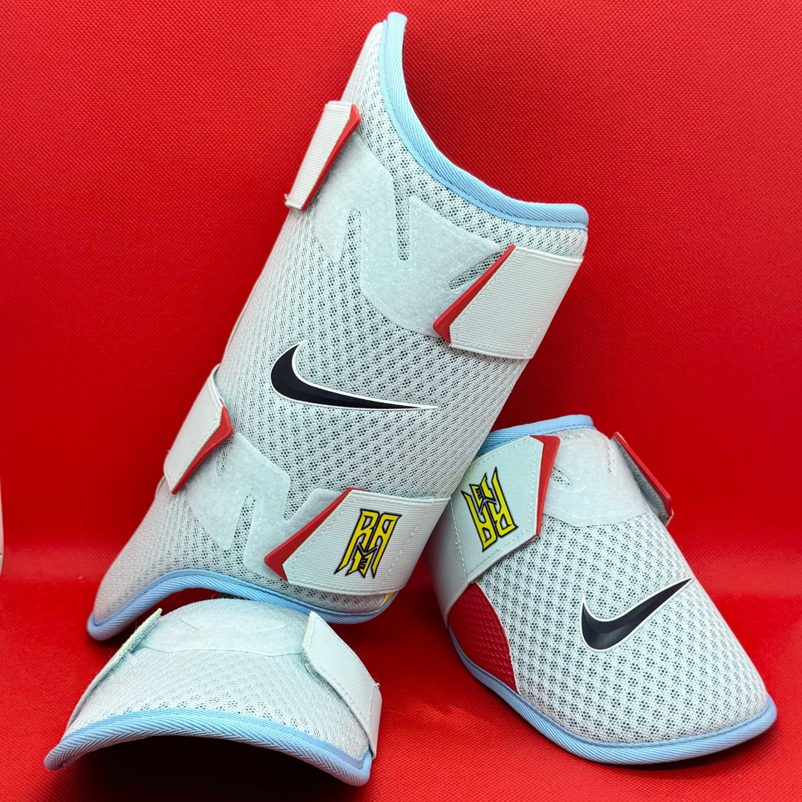 新品 ナイキ アクーニャjrモデル レッグガード エルボーガード セット