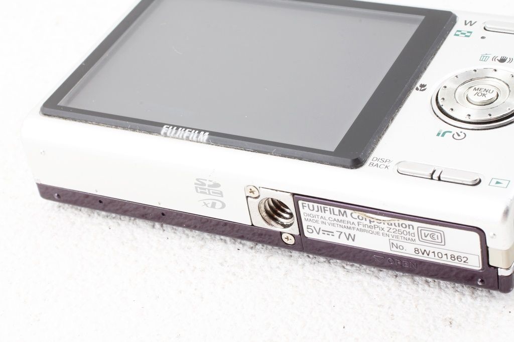 ジャンク FUJIFILM フジフィルム FinePix Z250 fd 1000万画素 デジカメ