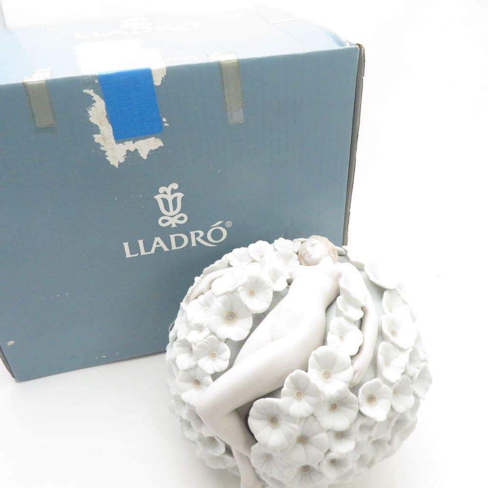 LLADRO リヤドロ 8365 花香る夢 フィギュリン 置物 陶器人形 女性