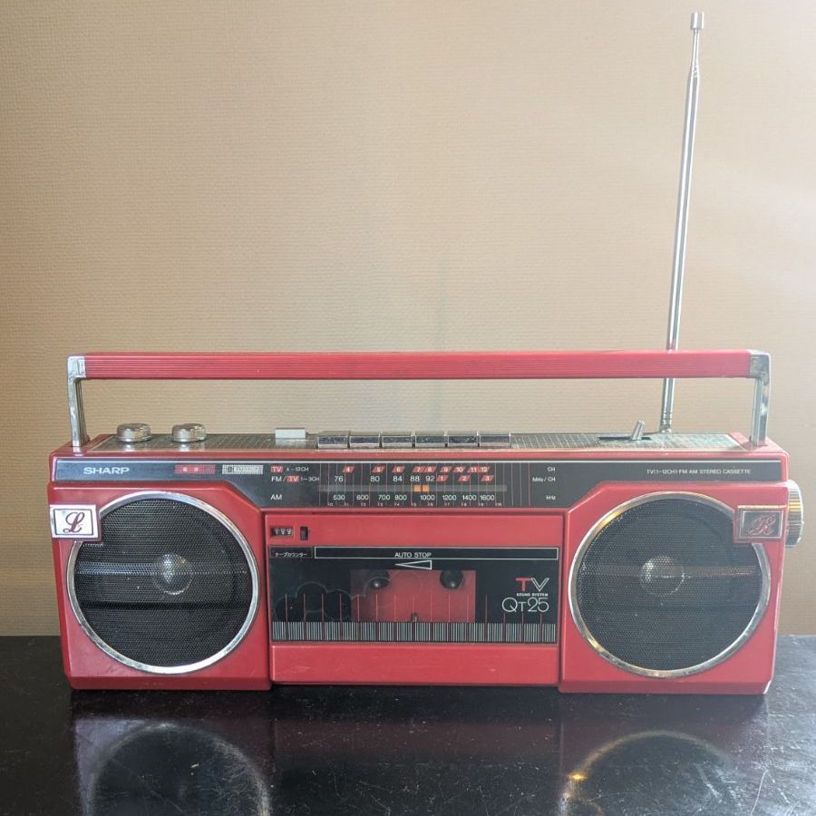当時物 ダブルラジカセ 赤 SHARP - メルカリ