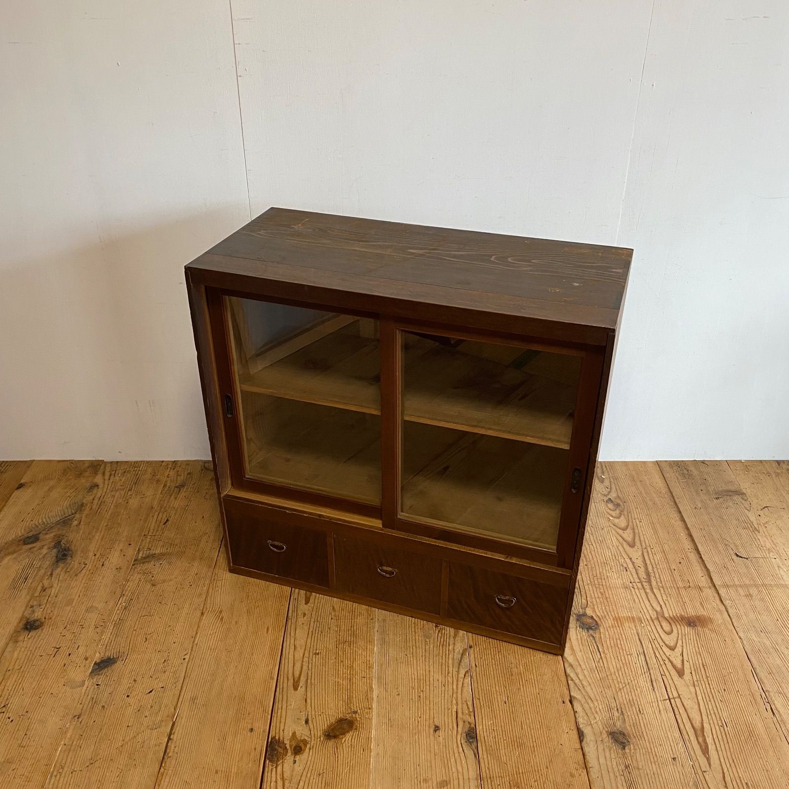 アンティーク 古家具 ガラス戸棚 水屋箪笥 引き出し付き 飾り棚 収納棚