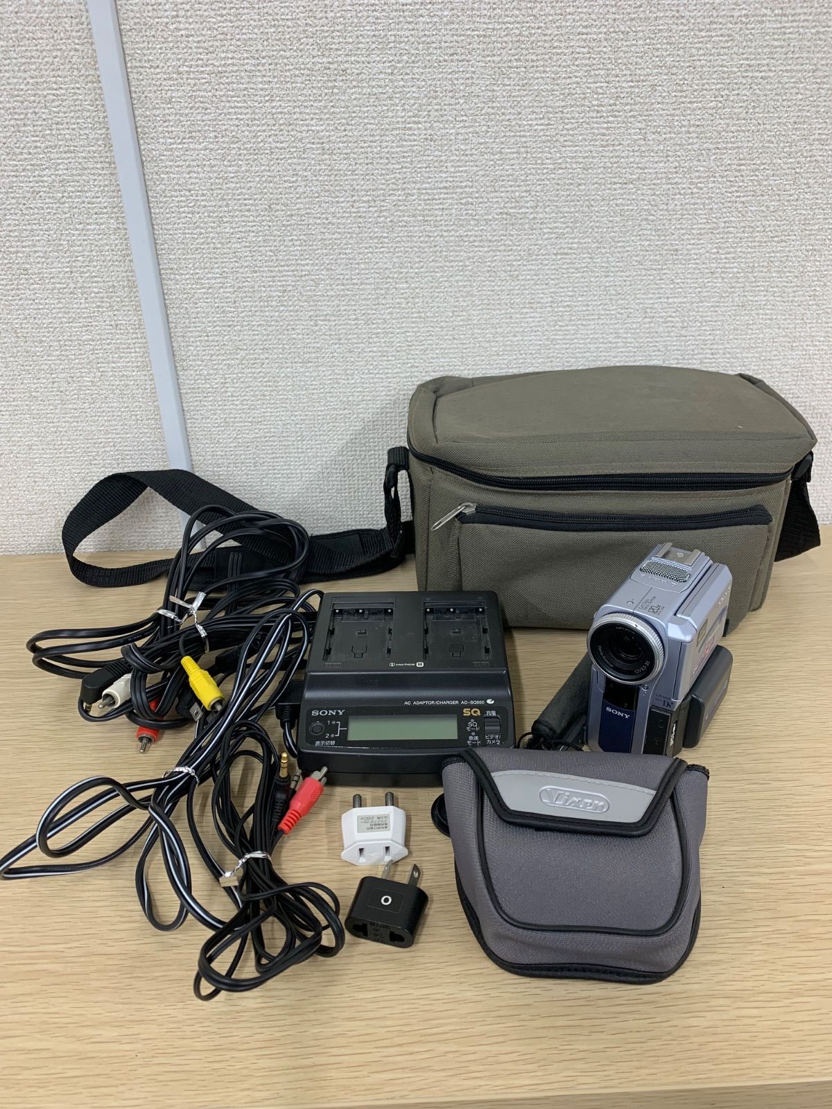 4【通電動作未確認】SONY MiniDVビデオカメラ DCR-PC9【カメラ】【2