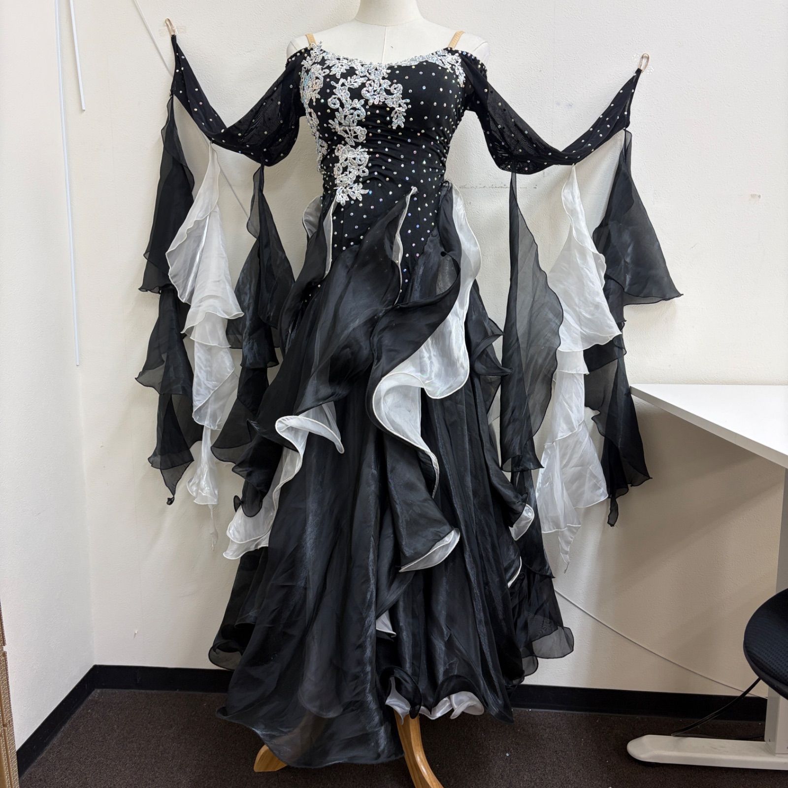 社交ダンス衣装 ワンピース ドレス フリル ラインストーン