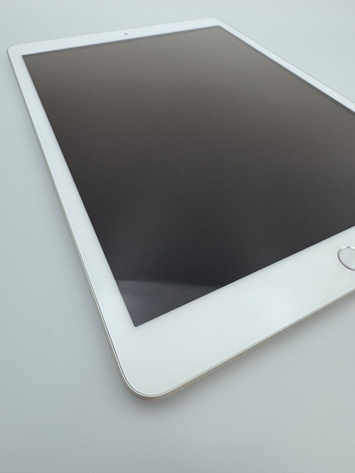 IJ9# iPad 第8世代 Wi-Fiモデル 32GB シルバー - メルカリ