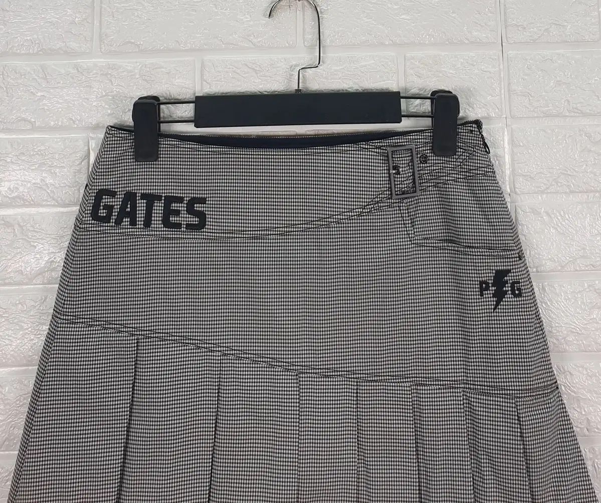 26 パーリーゲイツ ゴルフ プリーツ スカート - メルカリ