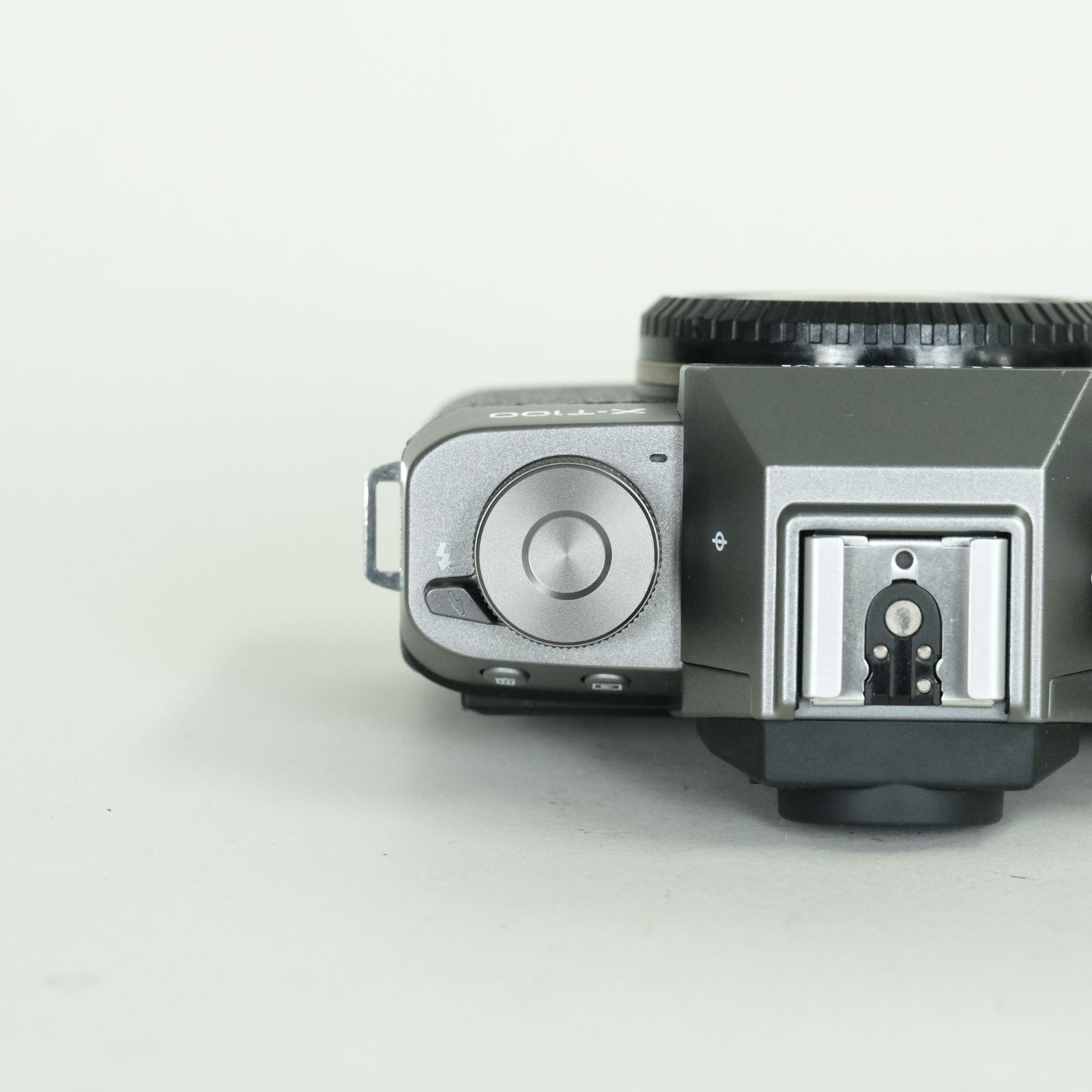 美品] FUJIFILM X-T100 [ボディ ダークシルバー] | FUJIFILM Xマウント