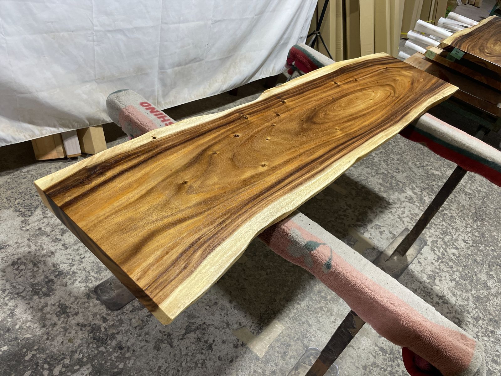 モンキーポッド9421 一枚板無垢 乾燥材 1730x360-330x41mm