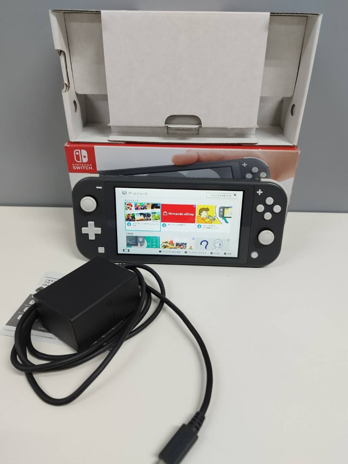 良品】Nintendo Switch Lite HDH-001/2019年製/グレー〈HDH-S-GAZAA