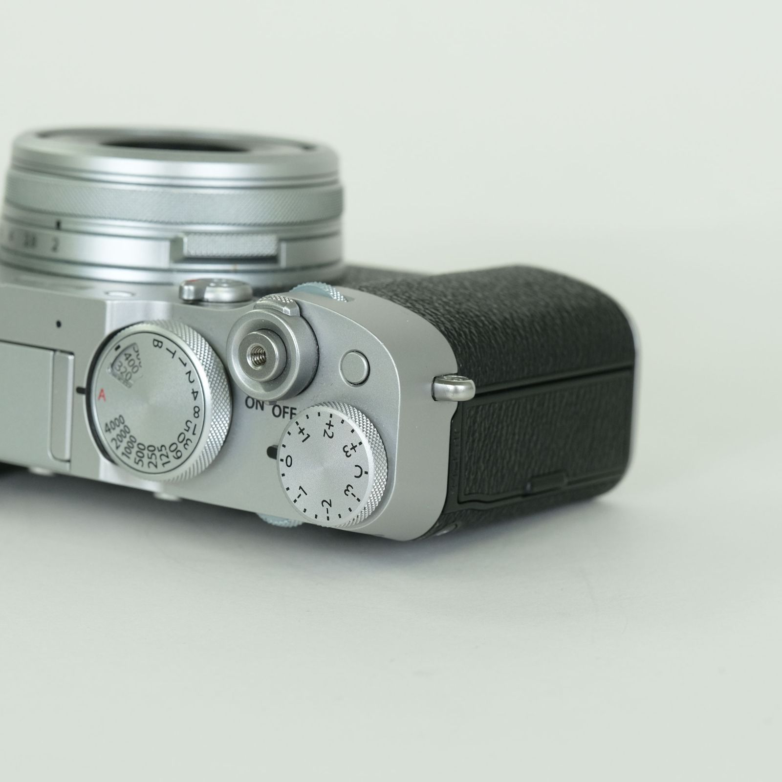 美品 | シャッター数3,600回｜フィルター付] FUJIFILM X100V シルバー