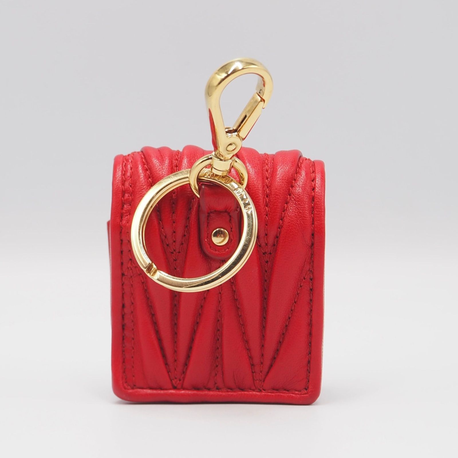 MIU MIU マテラッセ Air Pods ケース レザー レッド ミュウミュウ