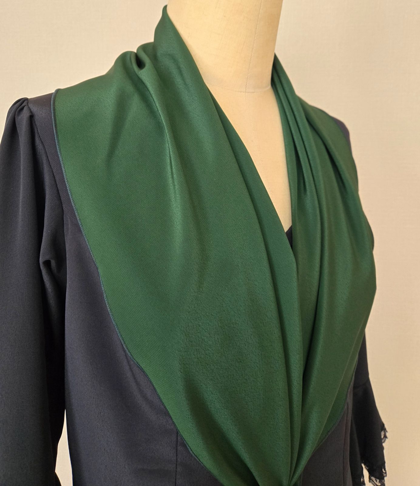 新品]ピキージョ 深緑 フラメンコ衣装 フラメンコ フリル無し シージョ