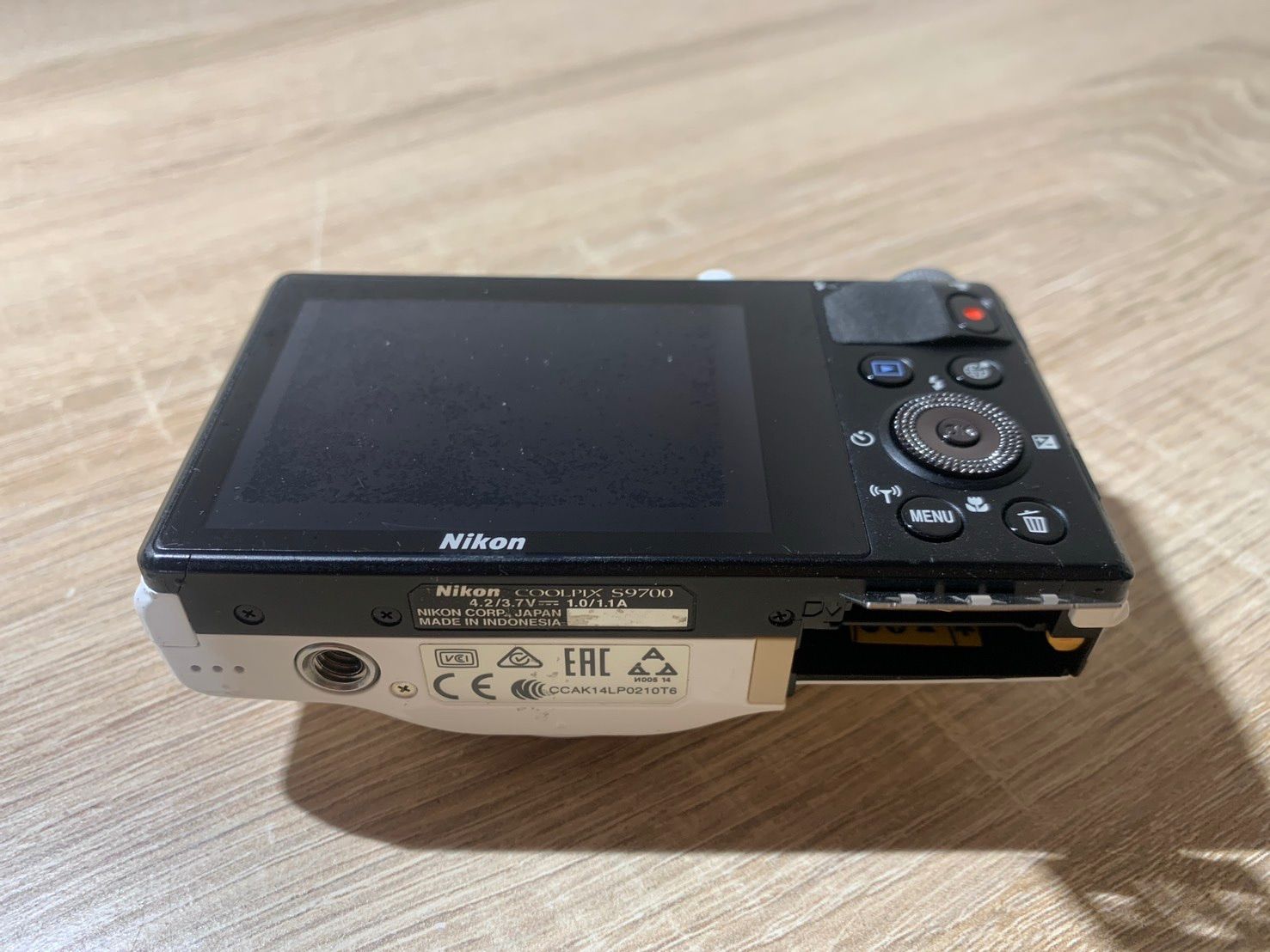 8705 Nikon COOLPIX S9700 ホワイト デジカメ ジャンク品 - メルカリ