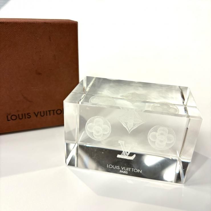 LOUIS VUITTON ノベルティ モノグラム クリスタル ペーパーウェイト 3D