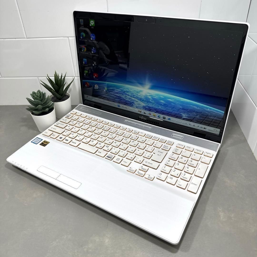 極上】富士通プレミアムホワイト☘️8世代i7☘️SSD256GB+HDD1TB
