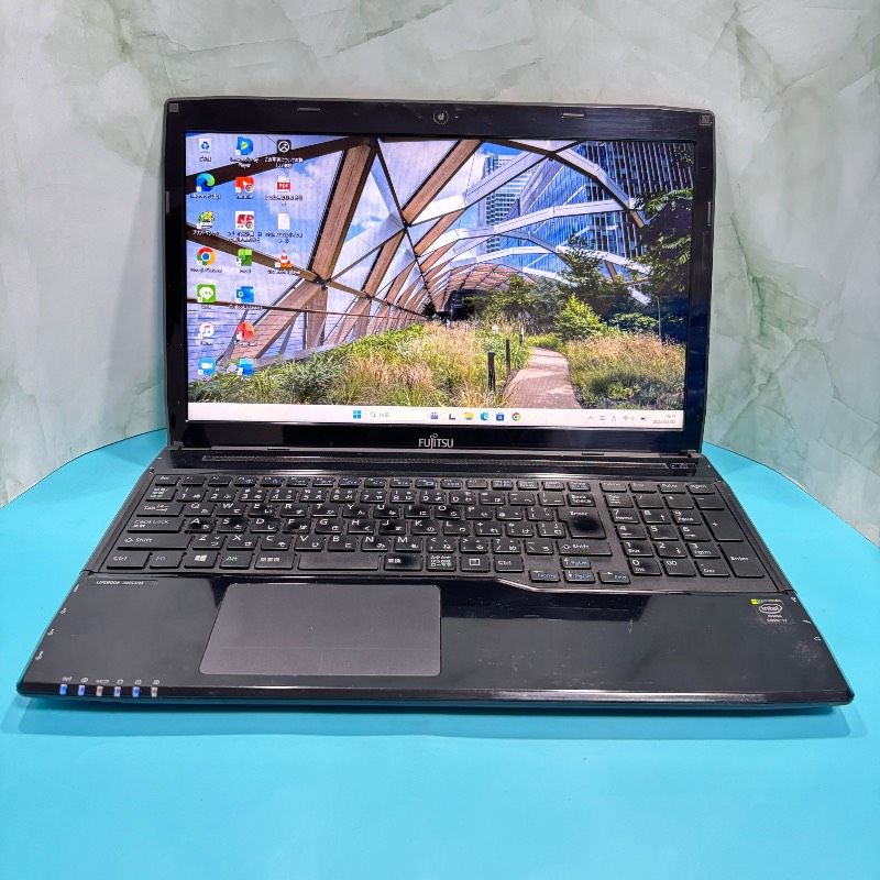 爆速Core i7✨美品＆動作良好✨富士通ノートパソコン✨メモリ8GB 新品