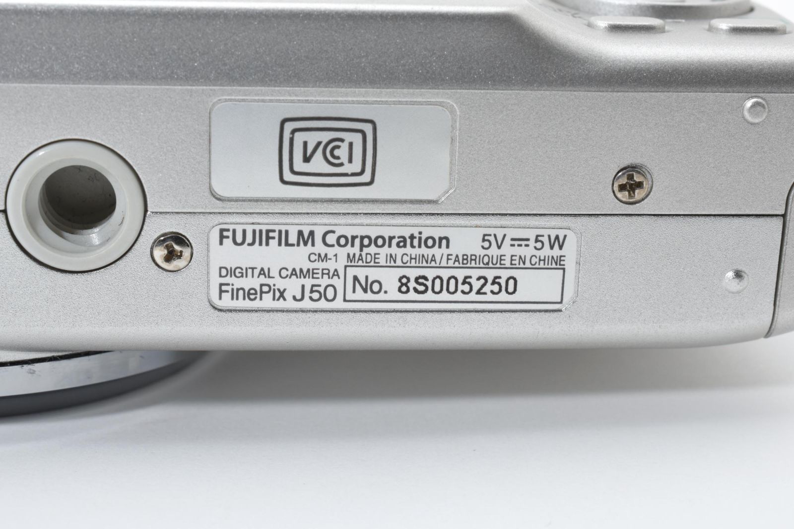 美品・完動品】FUJIFILM FinePix J50 シルバー 動作確認済 820万画素