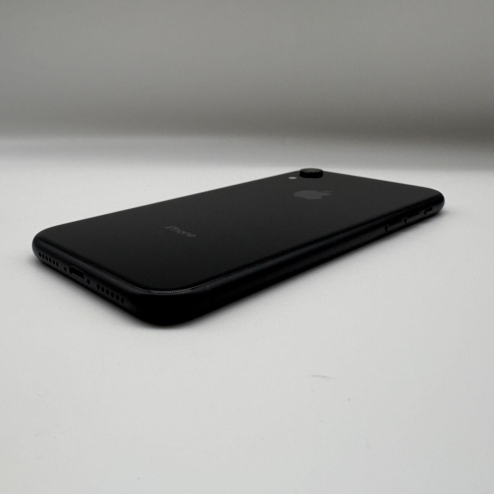 iPhoneXR 64GB SIMロック解除済 au ブラック - メルカリ