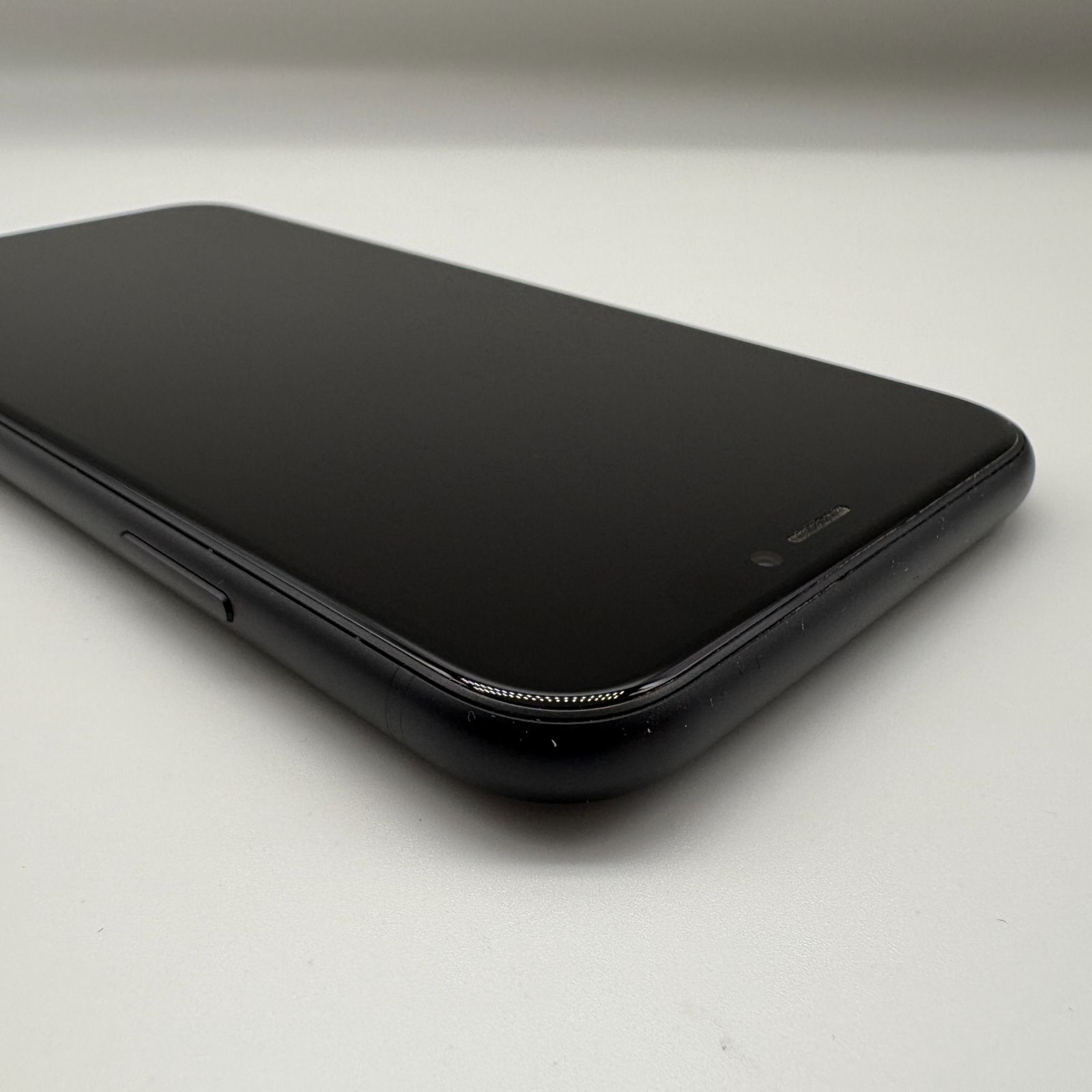 iPhoneXR 64GB SIMロック解除済 au ブラック - メルカリ