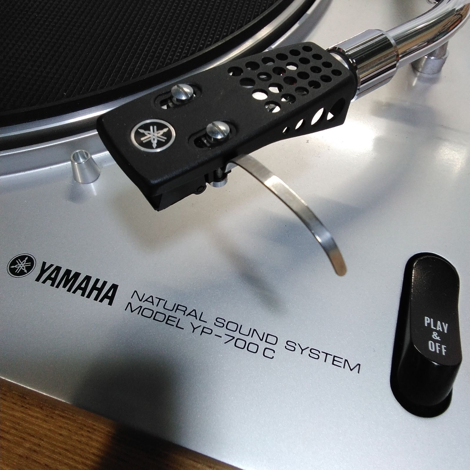 ジャンク！ 通電のみ確認 レコードターンテーブル YAMAHA YP-700C