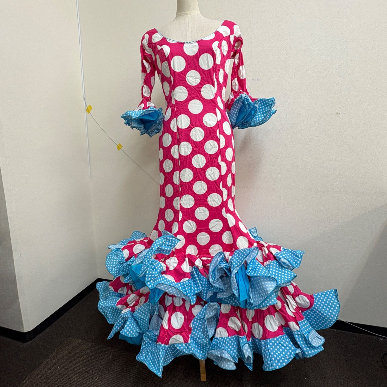 Livares】 フラメンコ衣装 ドレス ワンピース ピンク 水色 水玉 フリル