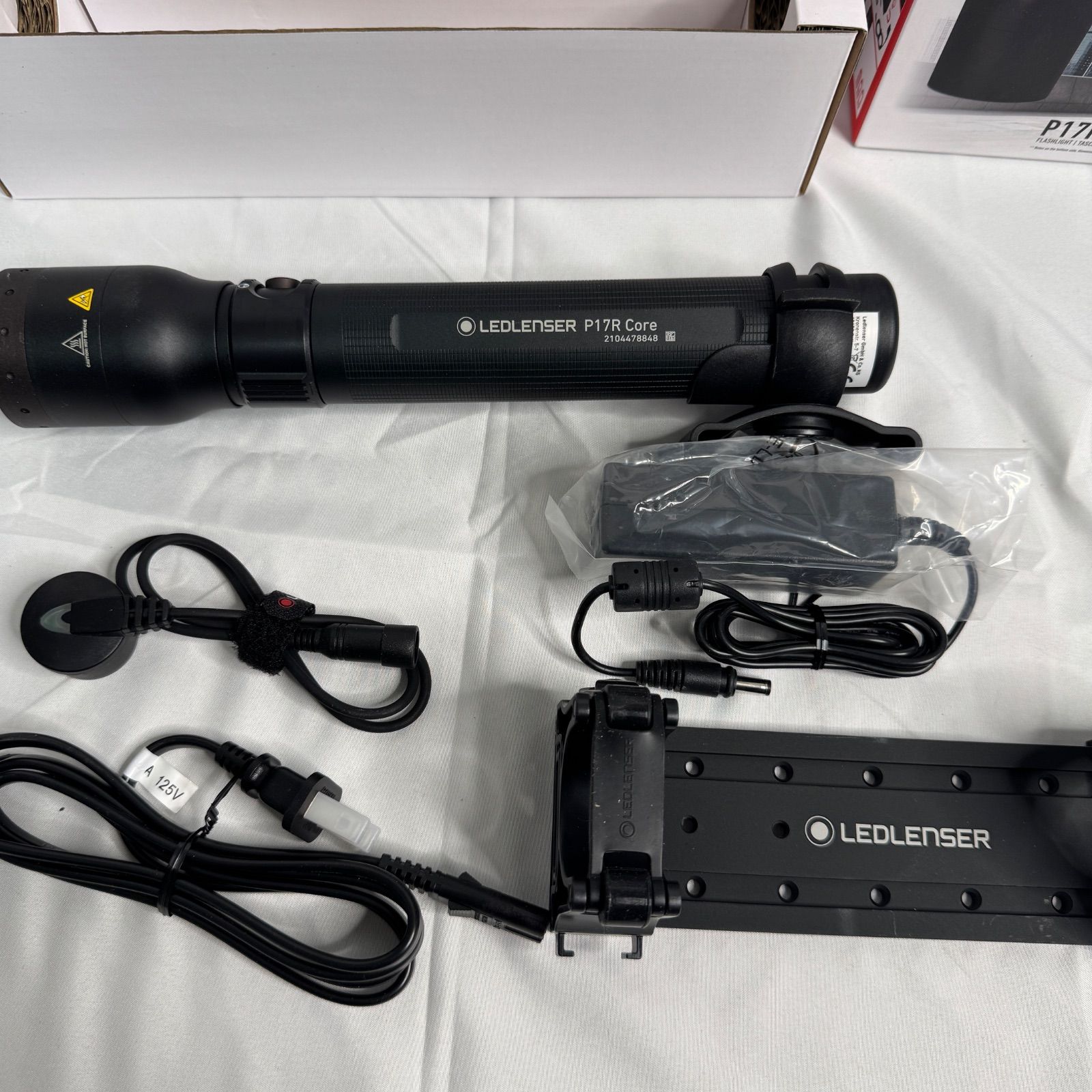 動作確認済】LEDLENSER P17R Core レッドレンザー フラッシュライト