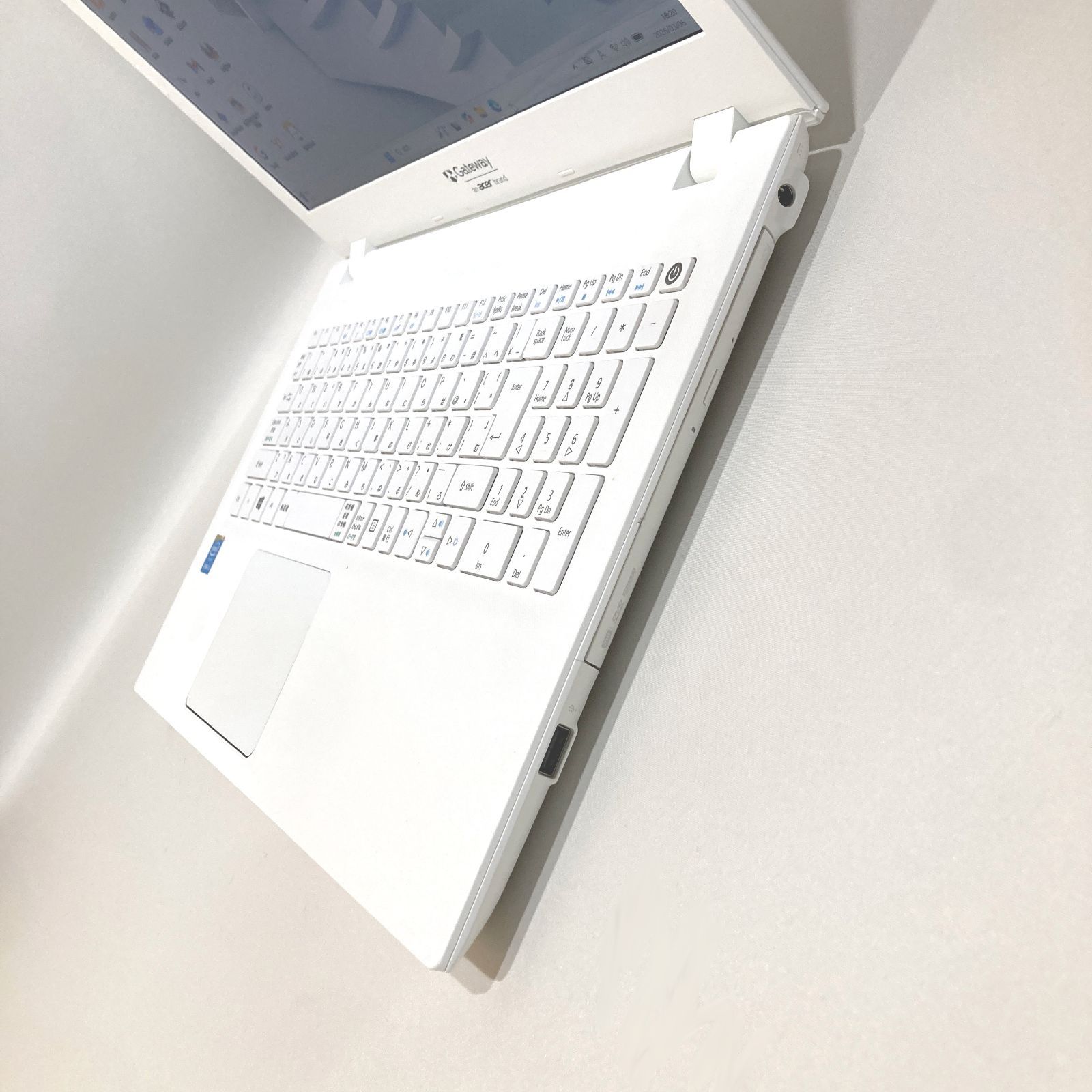 初心者✨快適・カメラ・スリム・DVD◇白◇すぐ使えるノートパソコン