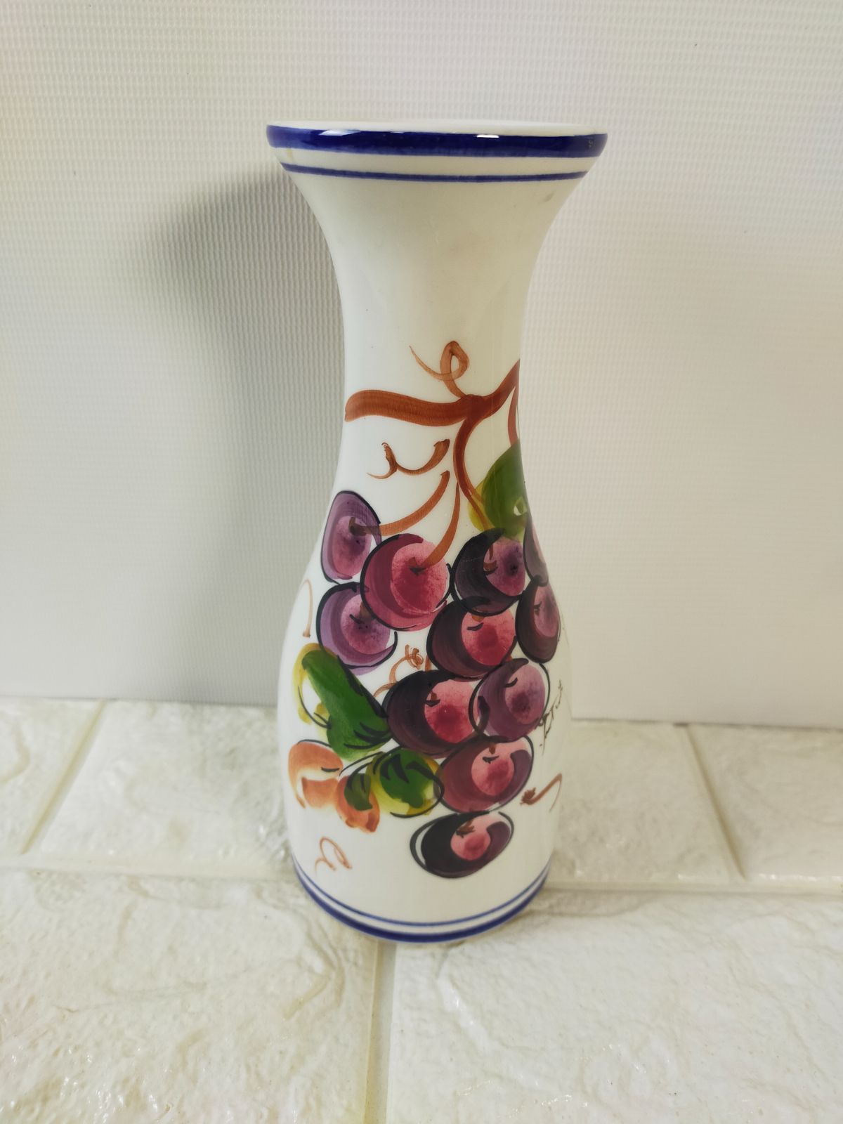 花瓶 陶器 ぶどう イタリア製 白色 A555 - メルカリ