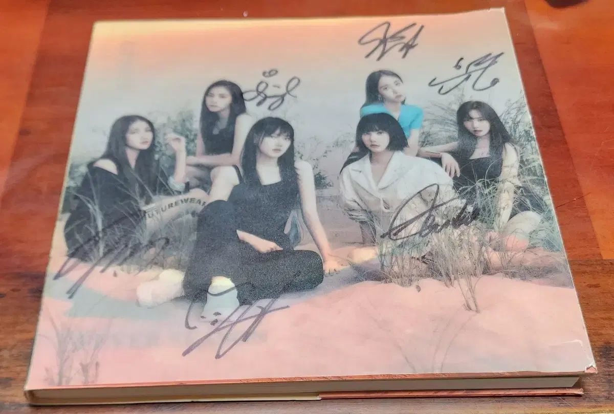 GFRIEND（ジーフレンド） サイン入り アルバム - メルカリ