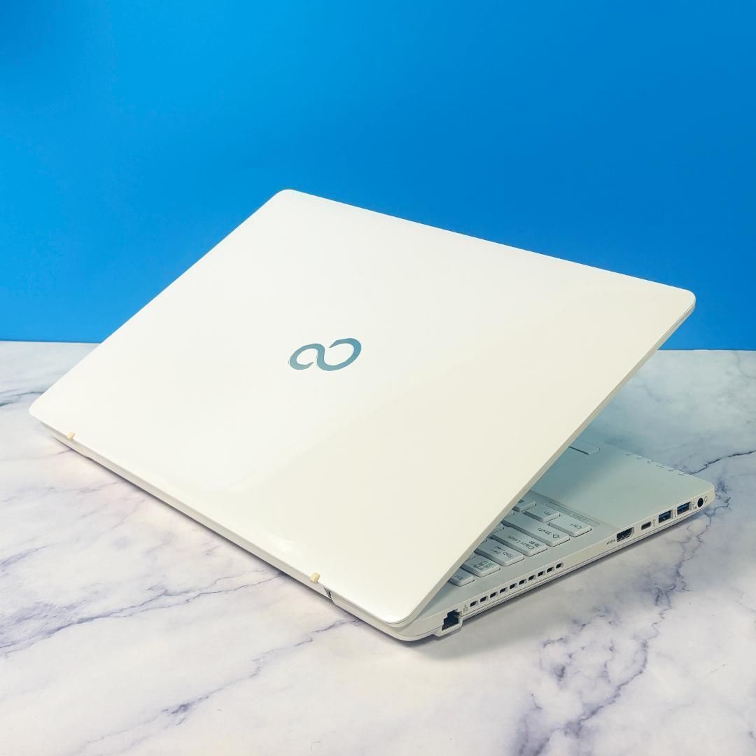 Corei7・8GB・SSD512・DVDマルチ・Windows11・ホワイトノートパソコン