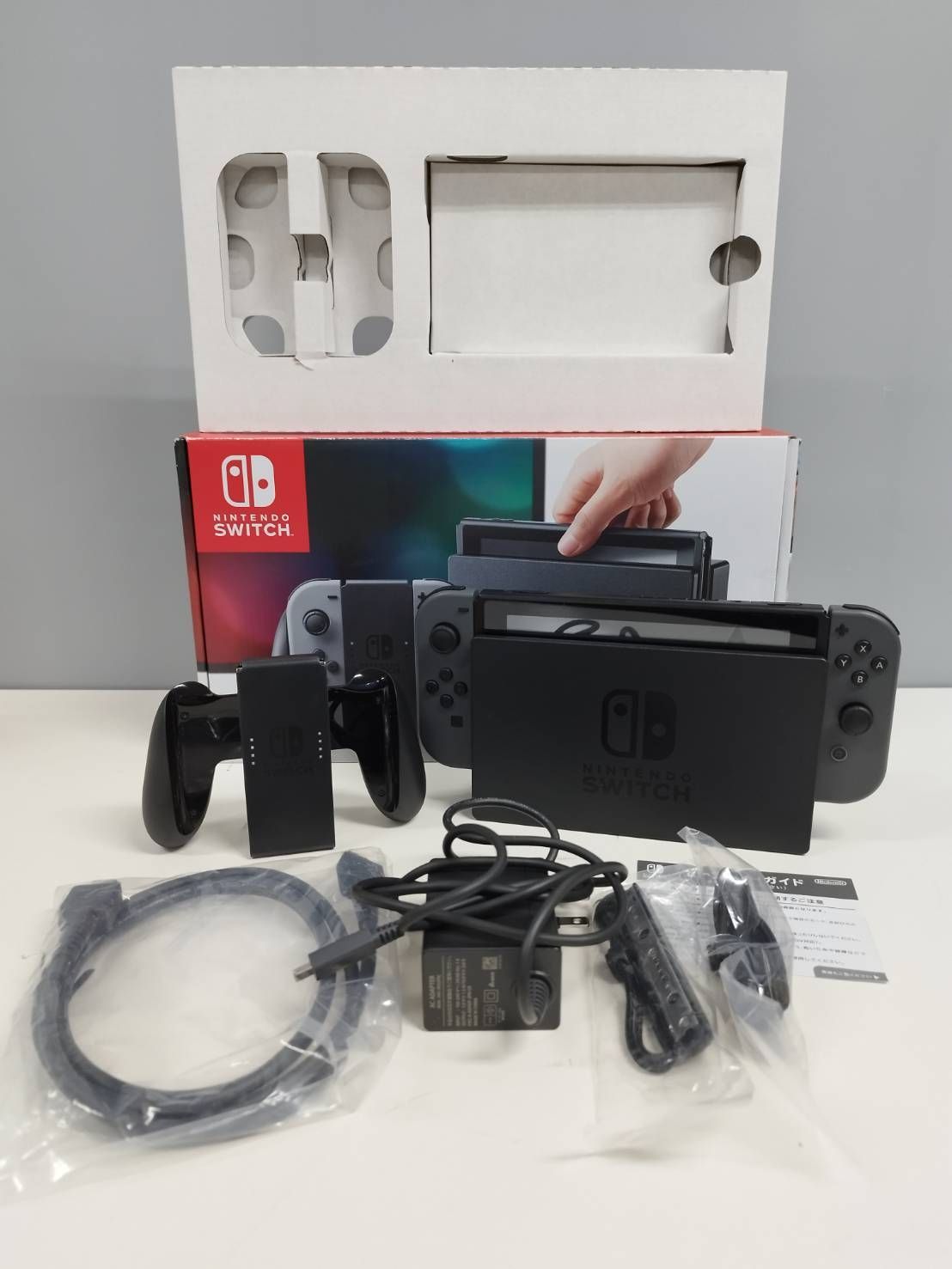 良品】Nintendo Switch 本体 HAC-001/2018年製〈HAC-S-KAAAA〉 - メルカリ