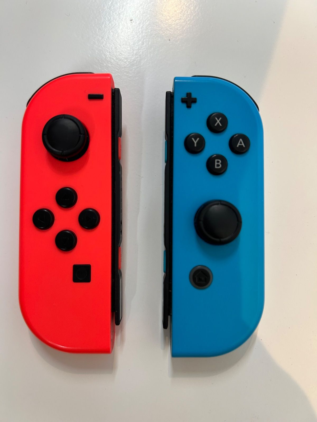 Nintendo Switch 本体 赤 青 ジョイコン付き - メルカリ